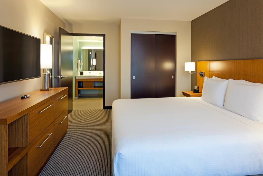 Hyatt Place Chicago Midway Airport Bedford Park Exterior photo